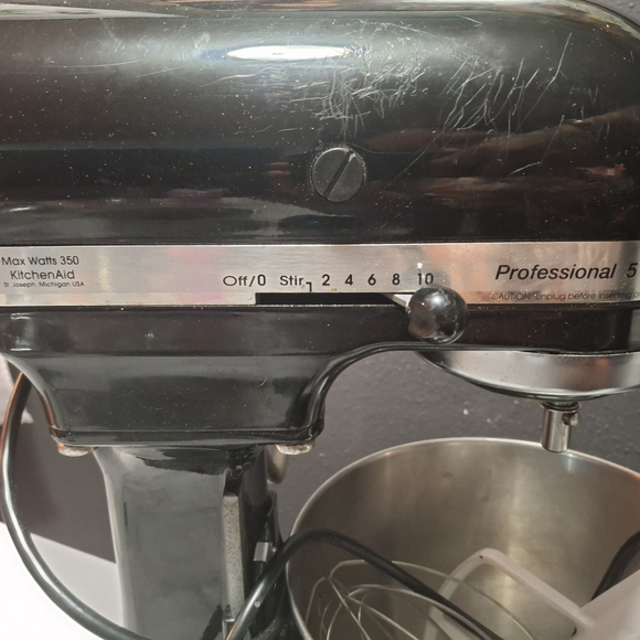 Kitchen - Picture 3 of 4